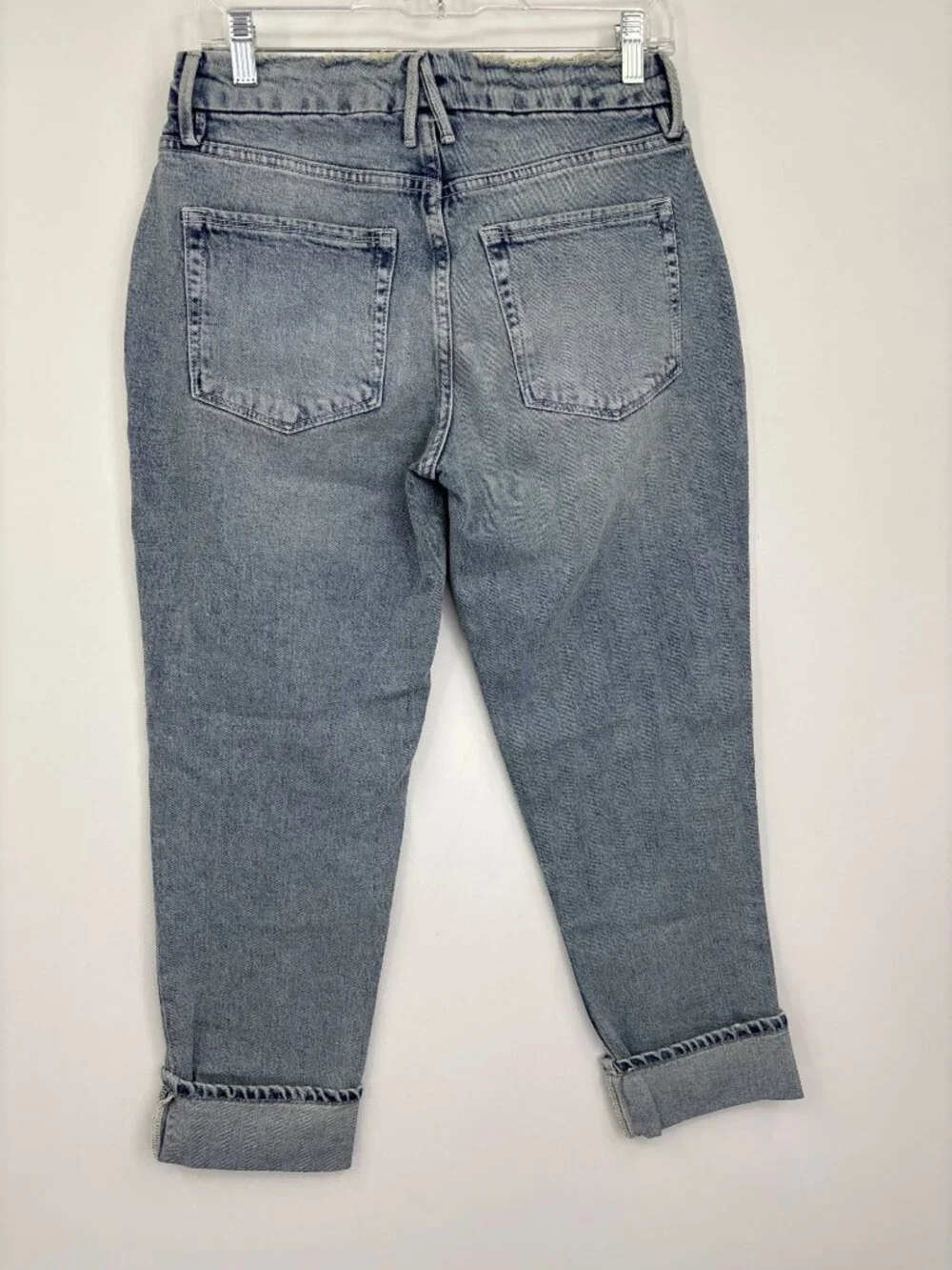 Good American The Weekender Crop Jean Light Wash Size 4/27 Petite - Picture 4 of 5